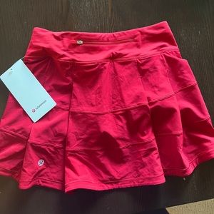 BRAND NEW Red Lulu Lemon Rival Skirt (tall)